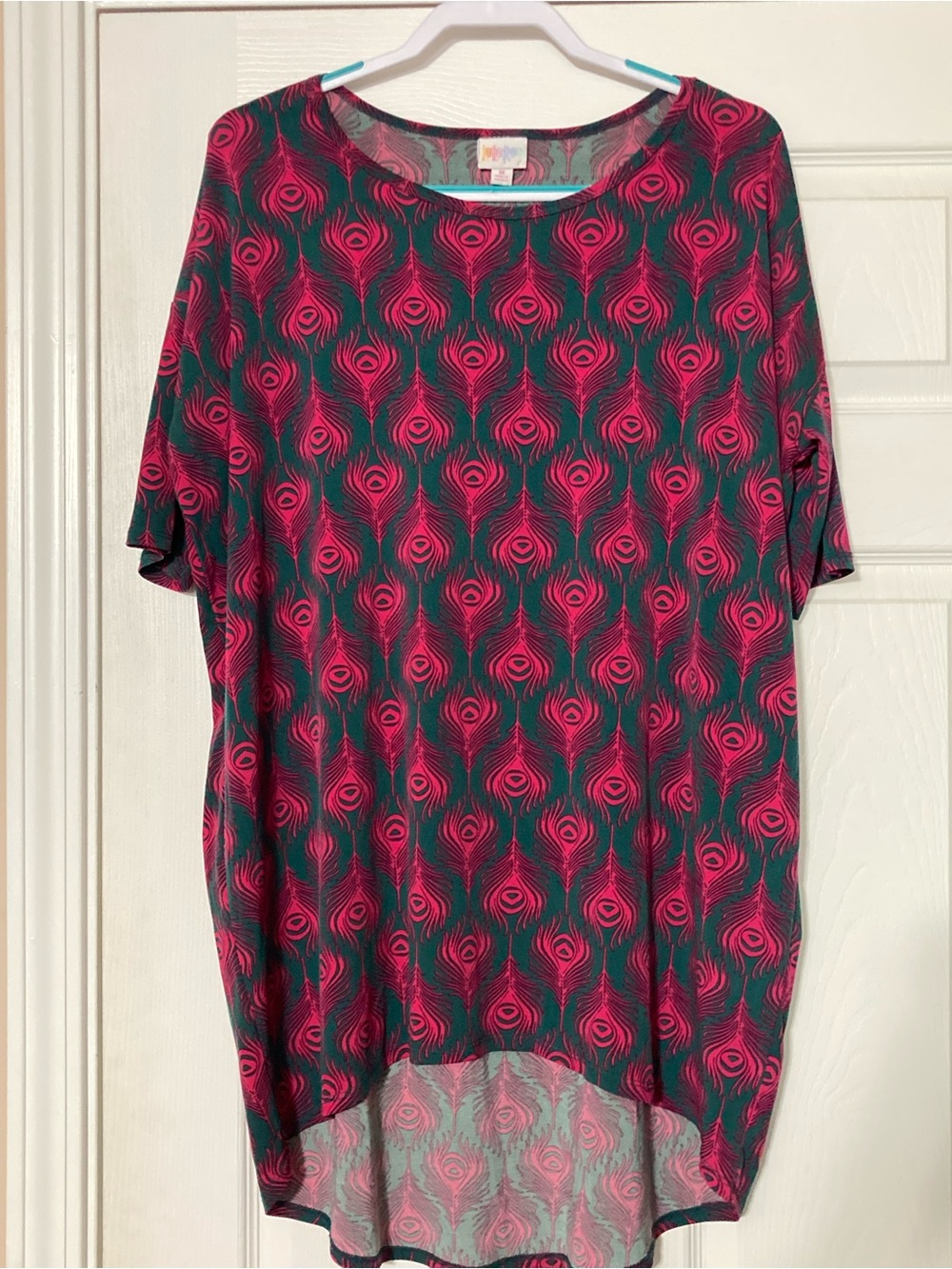 ⭐️⭐️ LuLaRoe Tunic in Pink and Teal Peacock Print - size Medium